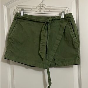 Vineyard vines skort Olive‎ Green Women's size 4